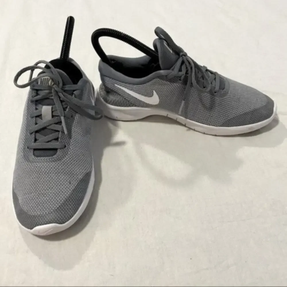 Nike Flex Experience RN 7 Gray Sneakers Size 7